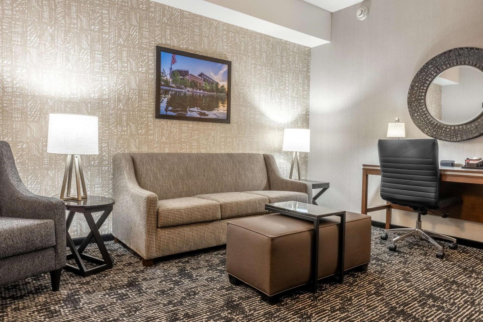 Drury Plaza Hotel คอลเลจสเตชัน ภายนอก รูปภาพ
